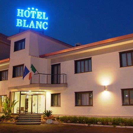 Hotel Blanc Casoria Esterno foto