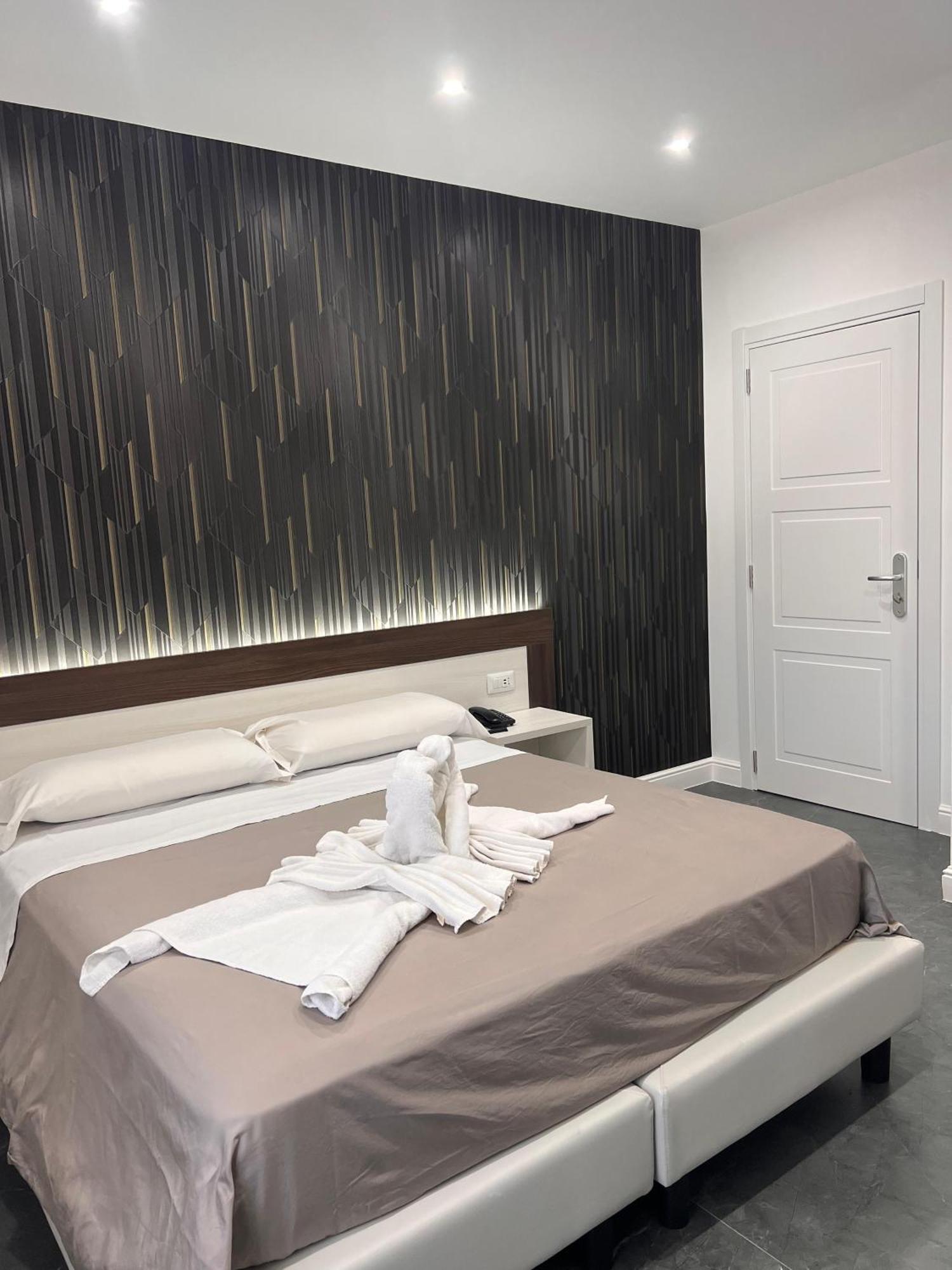 Hotel Blanc Casoria Esterno foto